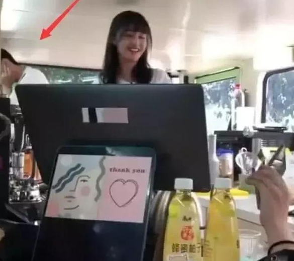 郑爽上节目想起了张翰,张恒:我不听,我不听