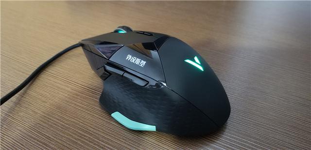 雷柏vt900游戏鼠标,最强v力量,这波吃鸡稳了