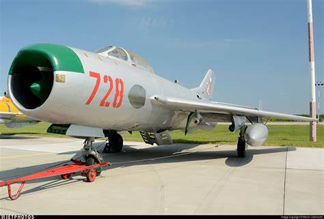 mig-19p,国内引进为歼6甲,雷达系统和mig-17pf接近