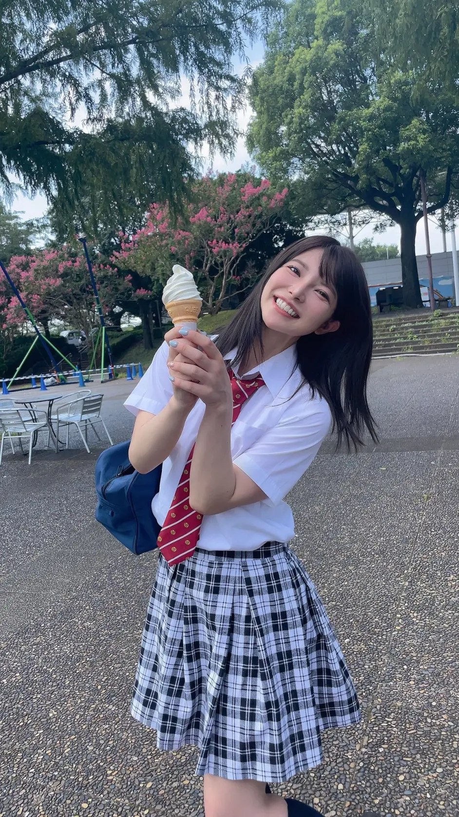 耶嘿九宫格升级版01 葵司的花絮总比正片好看 Julia从不与人为伍 耶嘿老爹生日啦 哔哩哔哩