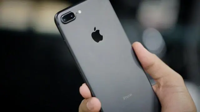 Iphone8销量全线崩盘 幸亏这一款手机拯救了苹果 哔哩哔哩