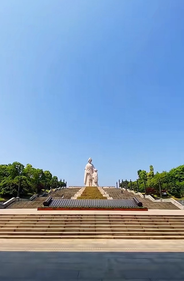 一处拥有母爱伟大的贤母园,旅游最佳之地