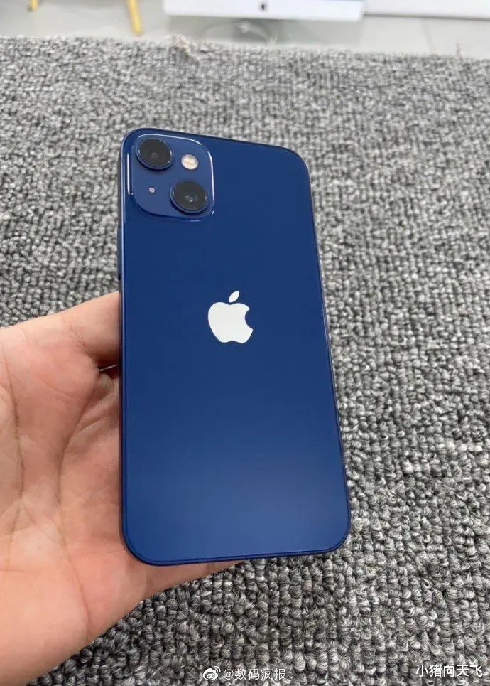 Iphone 13 Mini 原型机真机照片曝光 镜头改排布位置 A15 处理器加持 哔哩哔哩