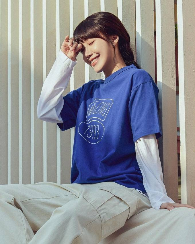 apink郑恩地社交ins公开时尚品牌广告画报展现了帅气的风格