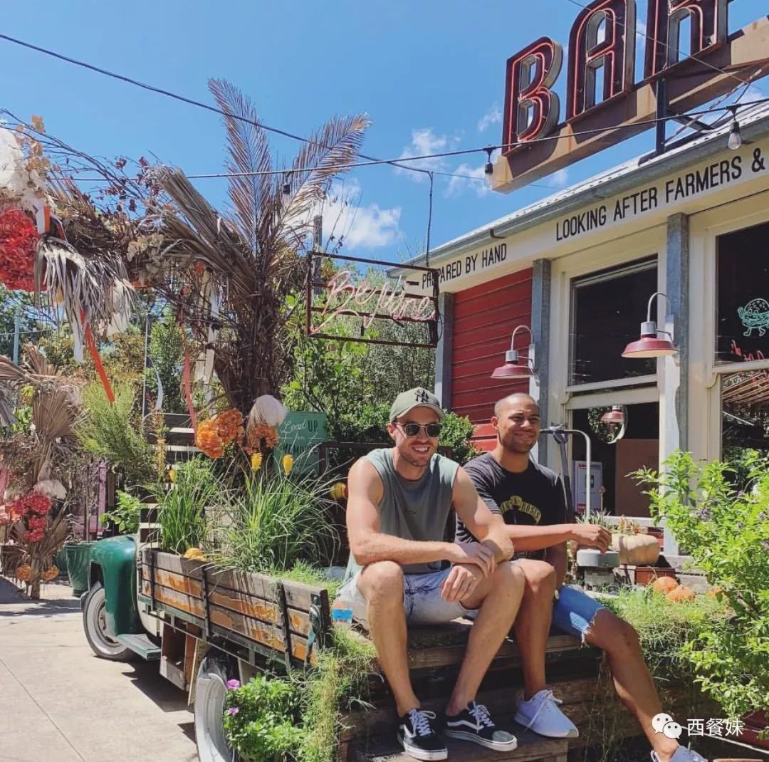 X Factor选秀明星被男友浪漫求婚视频走红外网