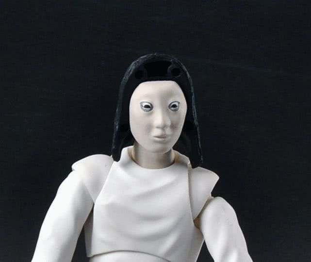 奇葩手办再次来袭,目标锁定贞子,头发后的样子很"恐怖"