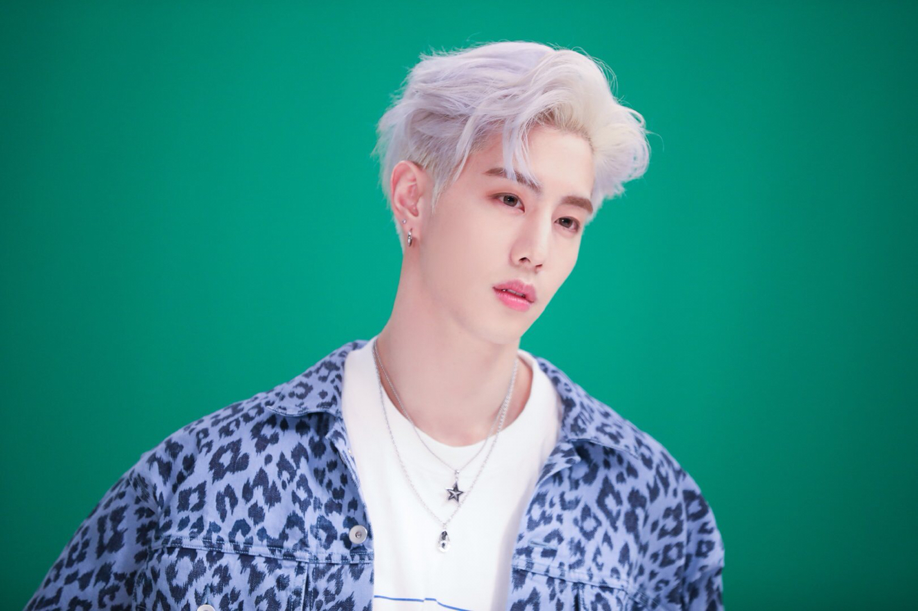 段宜恩演唱会帅脸被砸了