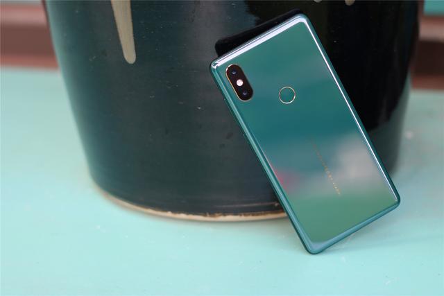 温润如玉,色如翡翠,小米mix2s翡翠艺术版真机图赏