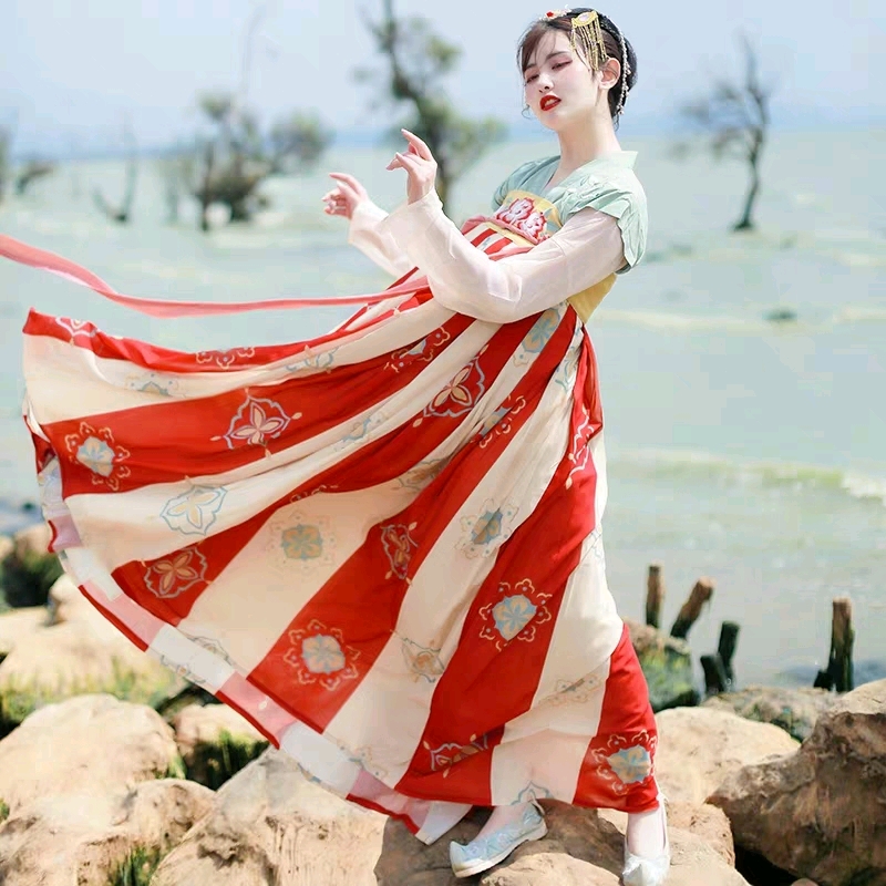 店庆包邮 个人评价:店铺价格较便宜,衣服还行,设计不一定 踏歌行 价格