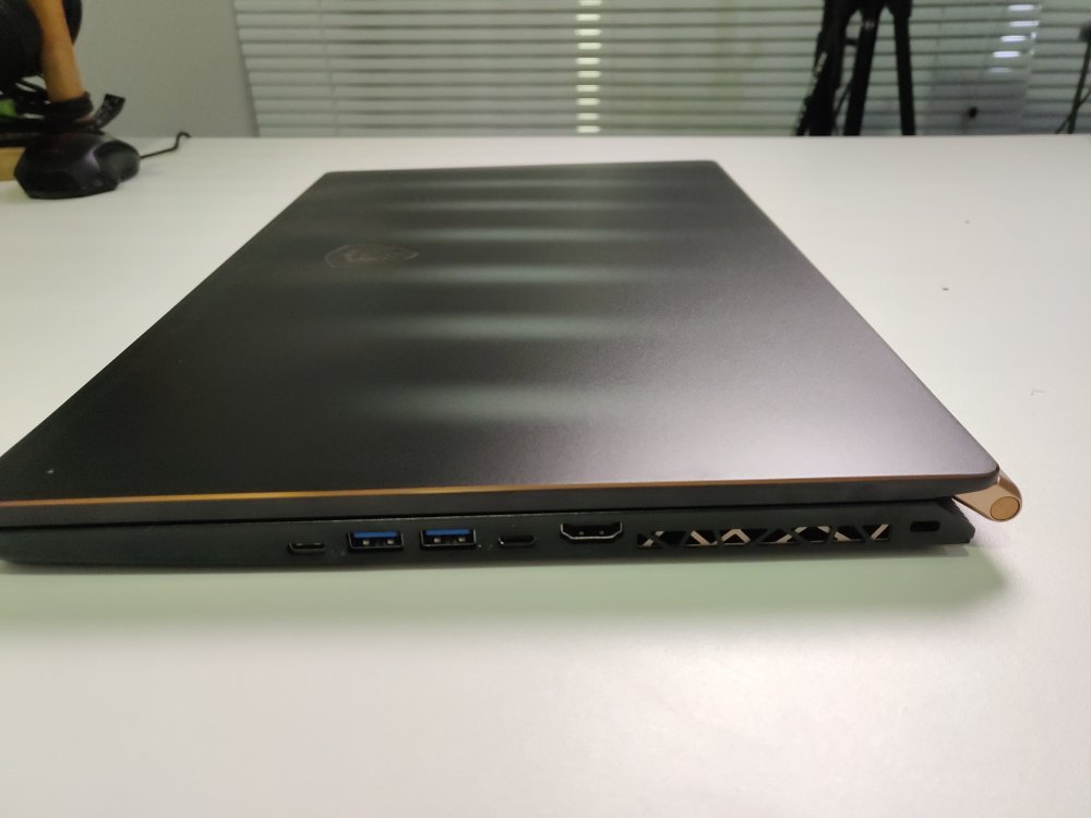 一骑绝尘微星绝影gs75开箱评测厦门科长