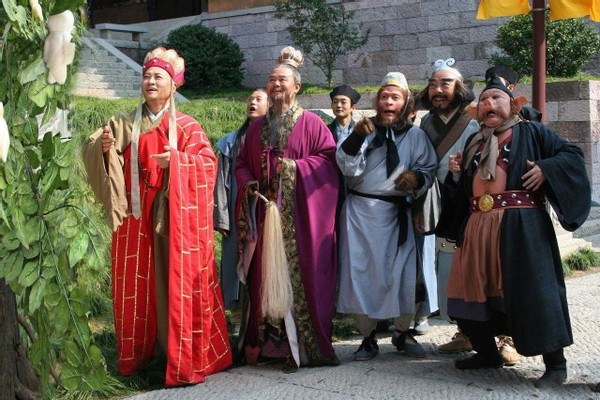 西游记拍摄花絮引热议,唐僧师徒和剧中反差很大,笑翻网友