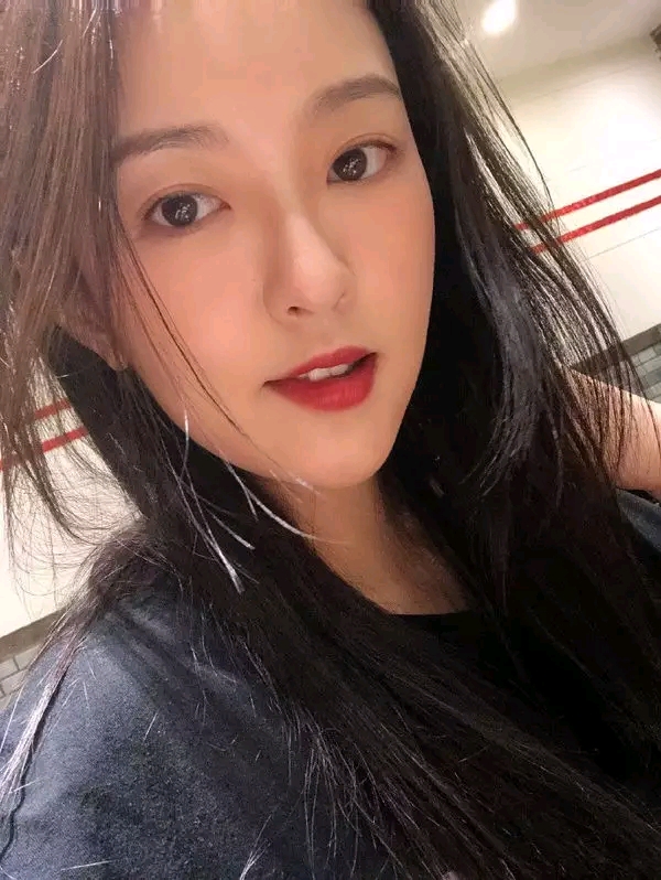 《闪光少女》被千指大人圈粉,刘泳希本色出演太惊艳