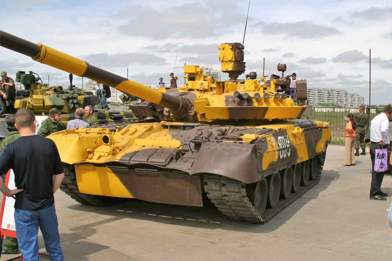 T 80um 1“雪豹”主战坦克 哔哩哔哩