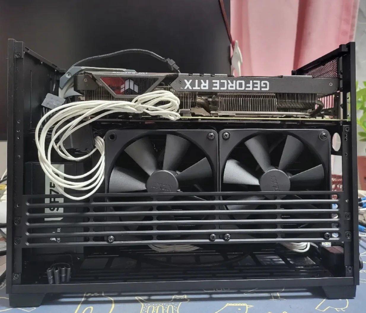 ncase m1 evo 上置显卡完成度很高 但面靠面是一坨（1） 哔哩哔哩