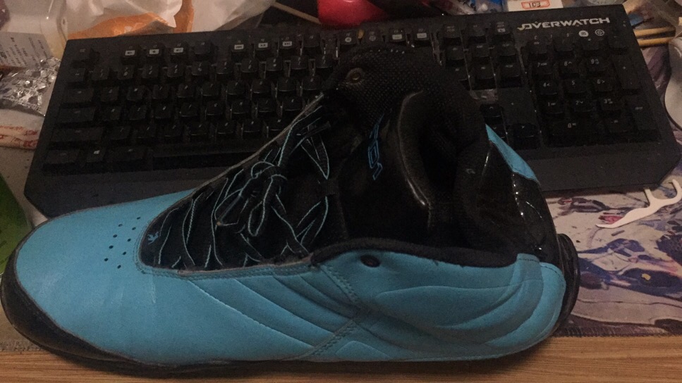 生活 日常 有一双52码的脚是什麼感觉第一个是鞋子基本上 别想著近