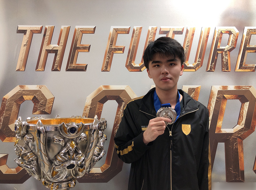 fpx小天爆料曾被打哭!s9训练赛队友送人头,自己反被训!