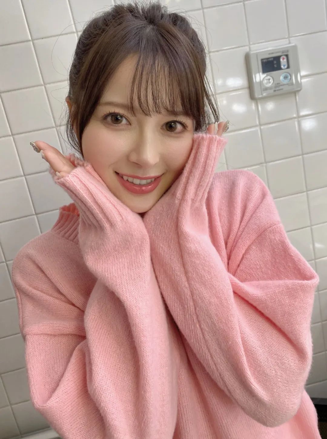 在 我 印 象 中 的(岬 奈 奈 美)是 个 直 来 直 往 的 妹 纸.换 句 话 说 没 什 么 心 眼...