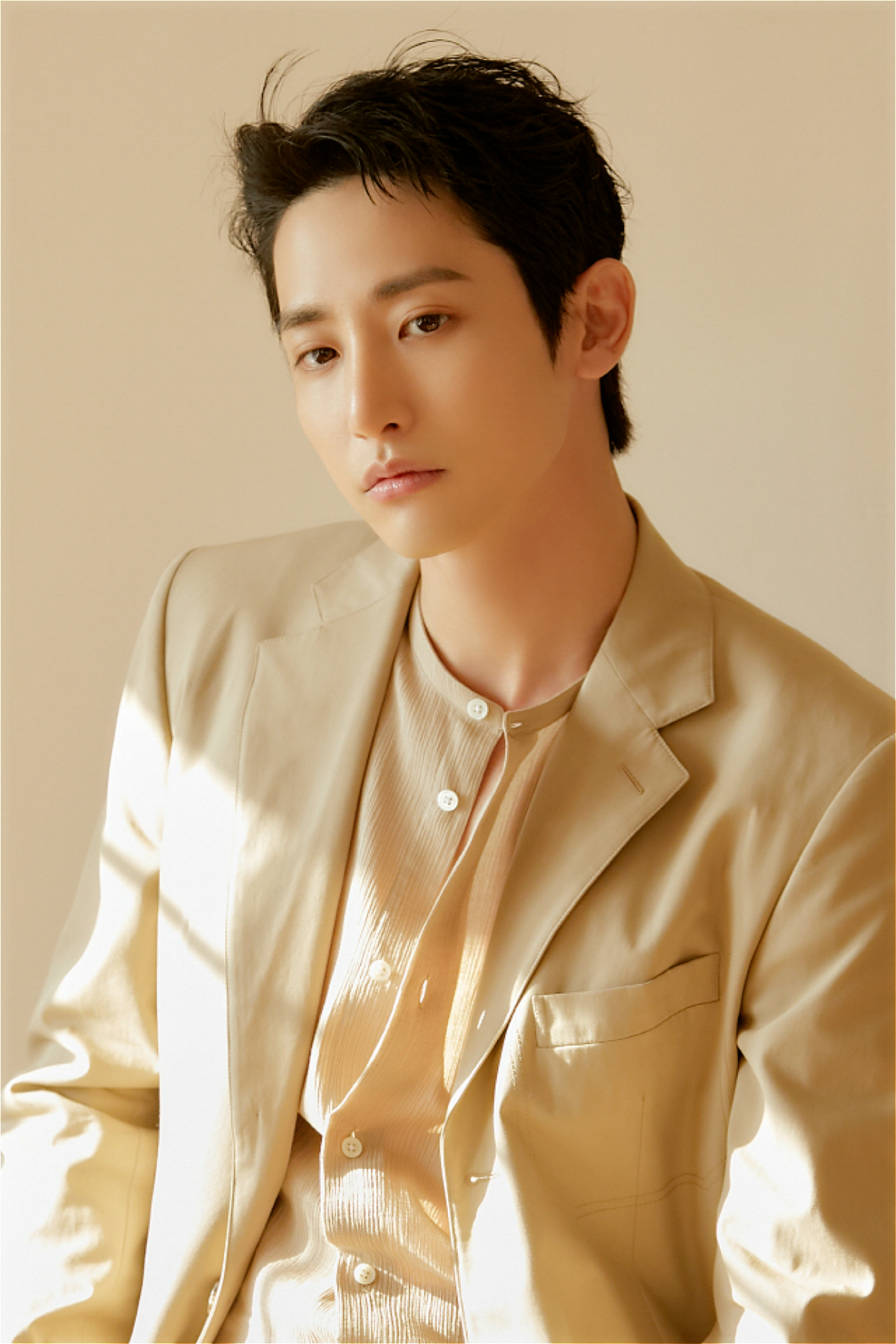 韩国184男星不仅长相帅气身材更是欲简称行走的衣架子