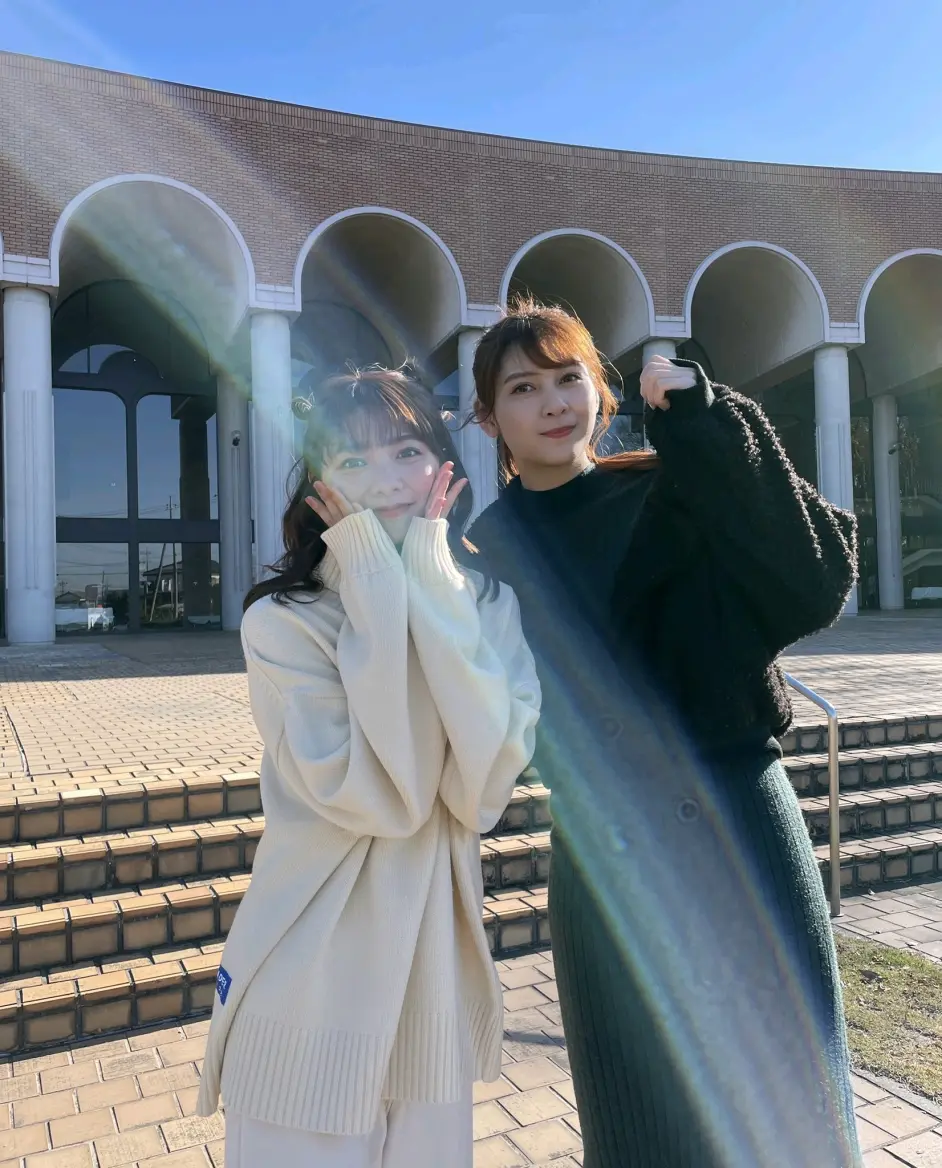 假面骑士圣刃剧外合影 飞羽真贤人和小演员合影太有爱了 芽依神代玲花合影颜值爆表 哔哩哔哩 假面骑士圣刃剧外合影 飞羽真贤人和小演员合影太有爱了 芽依神代玲花合影颜值爆表 哔哩哔哩