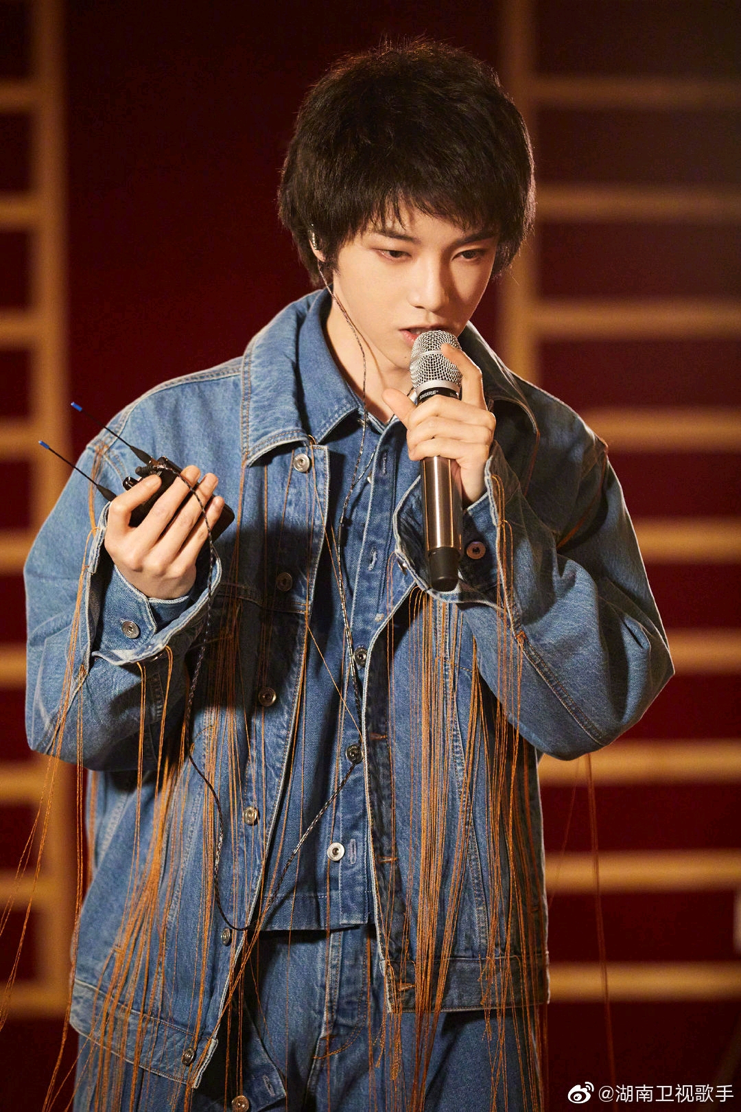 华晨宇 歌手当打之年 抗疫
