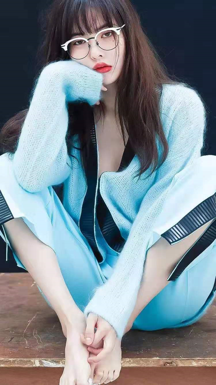 泫雅撩裙露臀性感小野马脱缰之后