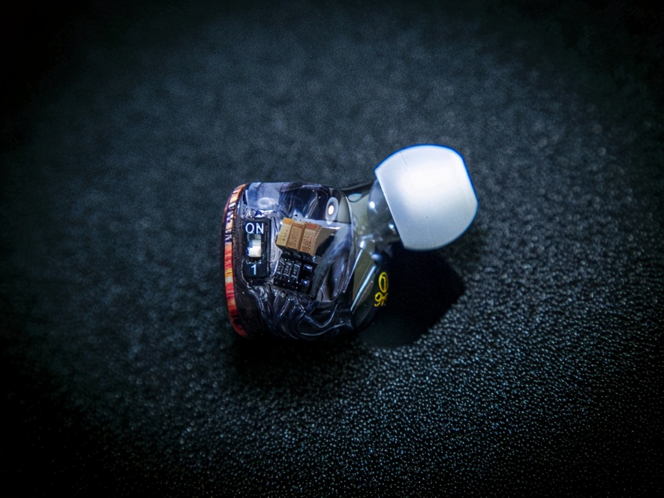 达音科超酷炫入耳式耳机——六单元动铁耳机sa6