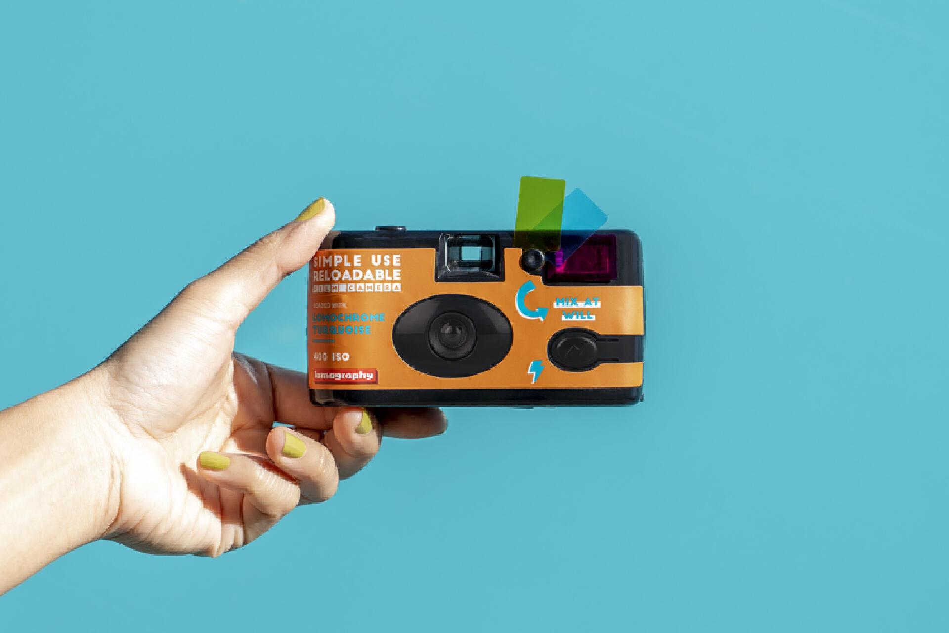 Lomography 又出胶卷相机了，这次是经典的蓝橙调 - 哔哩哔哩