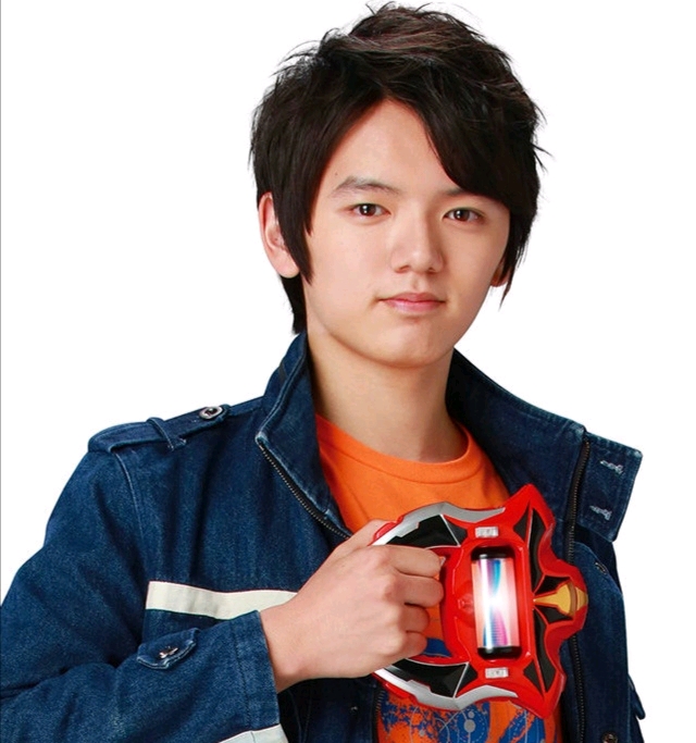 奥特曼选取人间体的标准是什么?