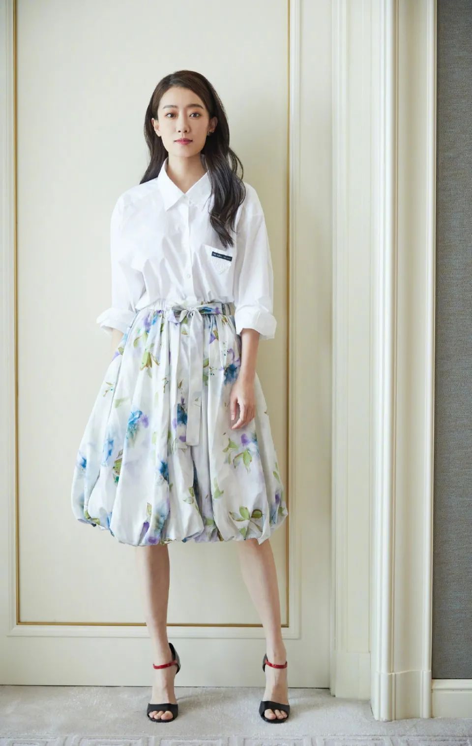 35岁张小斐逆袭成功,衣服也从 zara 升级到 prada !