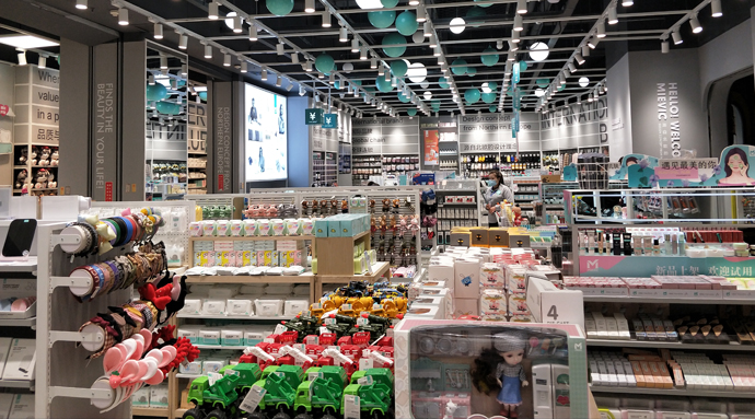 快时尚百货选择加盟,如何选择品牌?