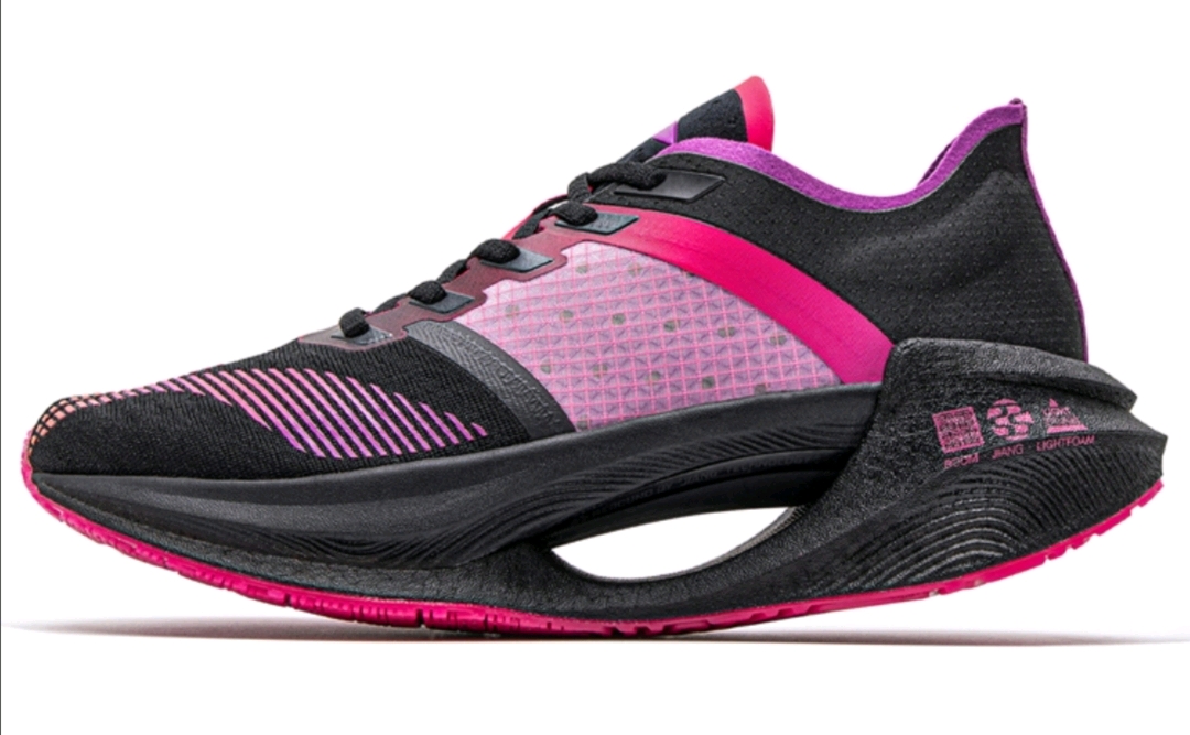 李宁绝影两个版本对比