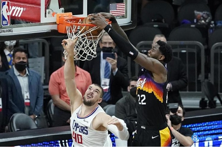 艾顿空接扣篮绝杀快船