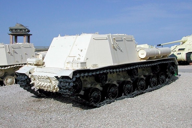 坦克界的无面男,jsu装甲指挥坦克,白色的涂装更显诡异