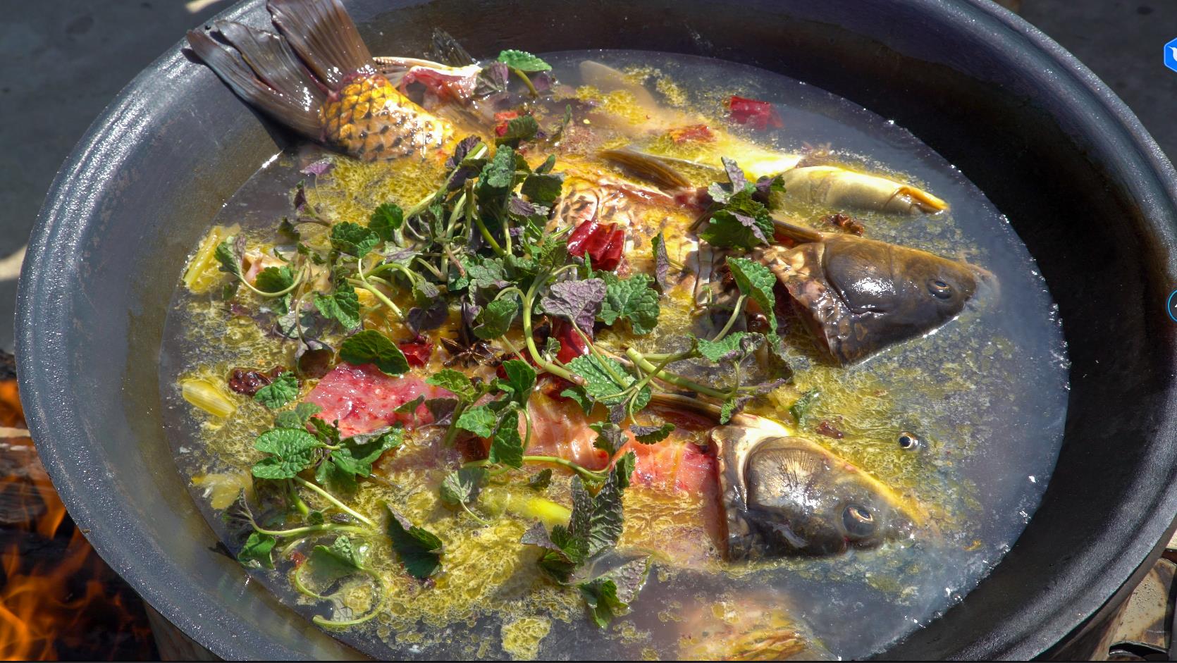 "渔歌声声,唤醒悠远民族记忆"饶河县赫哲族第九届乌苏里江开江民俗