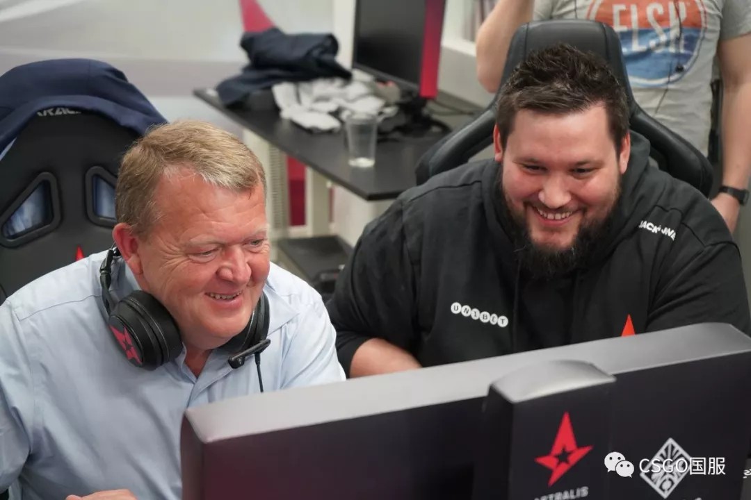 丹麦首相与A队打CSGO,有排面嗷!