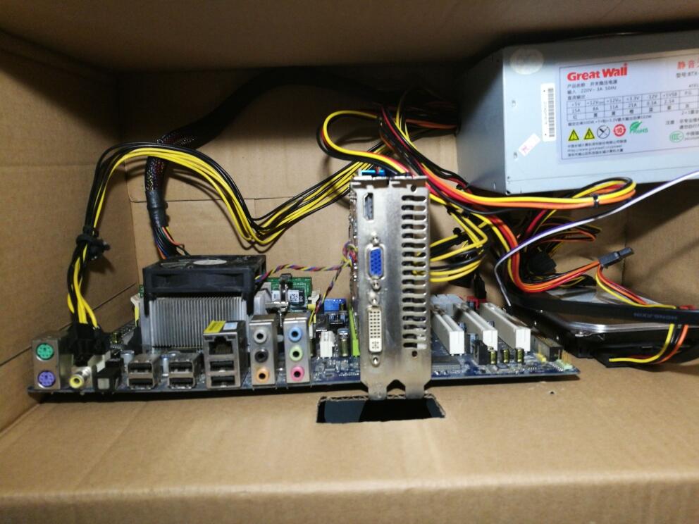 那条紫色的线是开机用的power sw