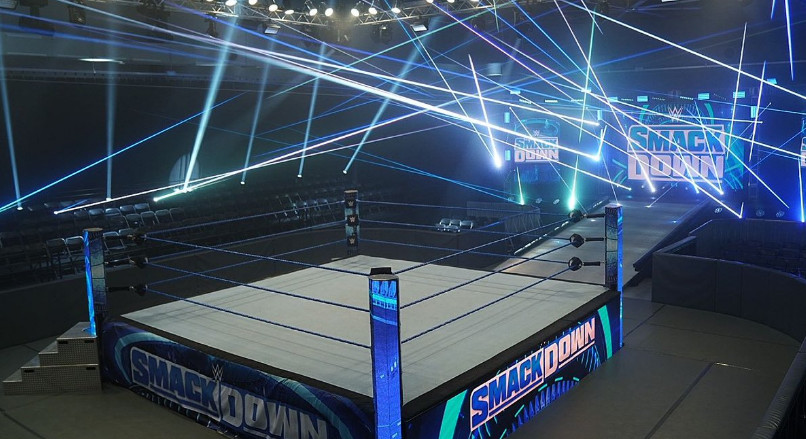 wwe无观众空场节目看似尬演,但收视率不降反增!