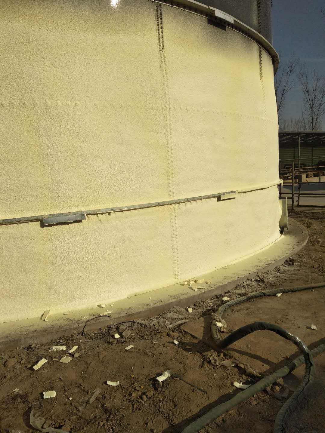 聚氨酯喷涂机 不锈钢保温水箱保温聚氨酯喷涂设备 消防水箱填充浇注