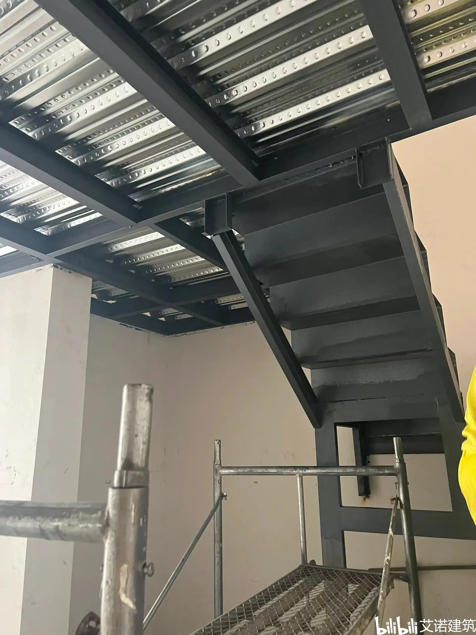 钢结构隔层阁楼搭建艾诺伟业钢构公司