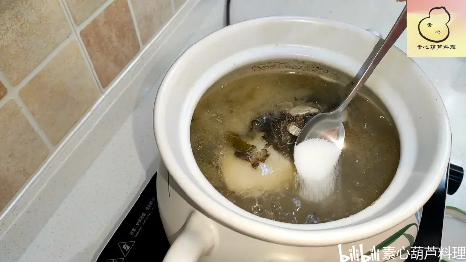 羊骨煲鱼头汤 味鲜滋养温暖 哔哩哔哩