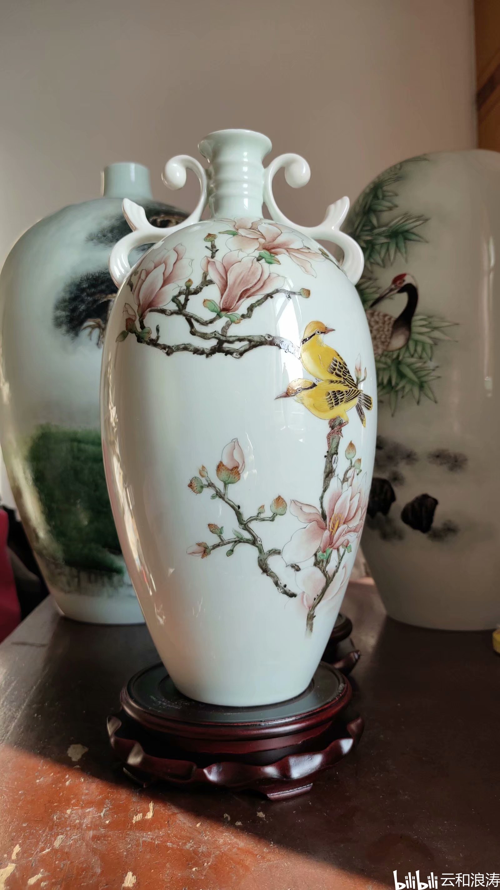 探寻陶瓷艺术之美张会玲手绘花鸟瓷瓶欣赏