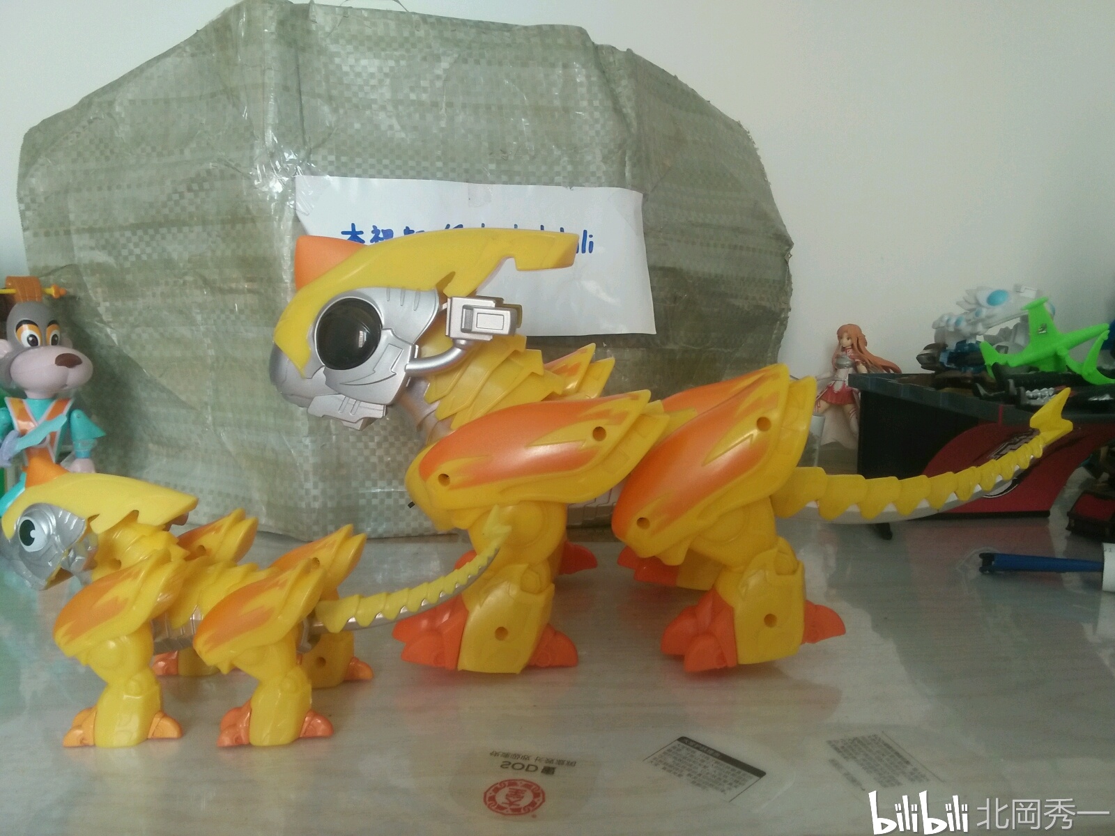 蓝猫龙骑团炫迪传奇玩具对比