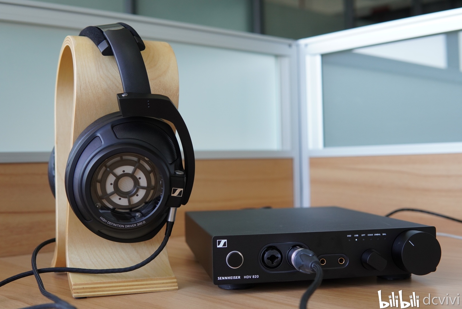 悦目又悦耳,省心不折腾--森海塞尔HDV820桌面