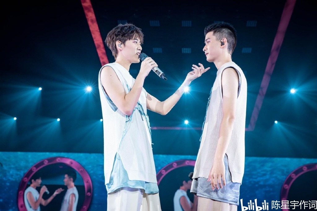 现场直击泰国饭圈大狂欢fantopia2020饭托邦演唱会:泰剧大咖舞台秀