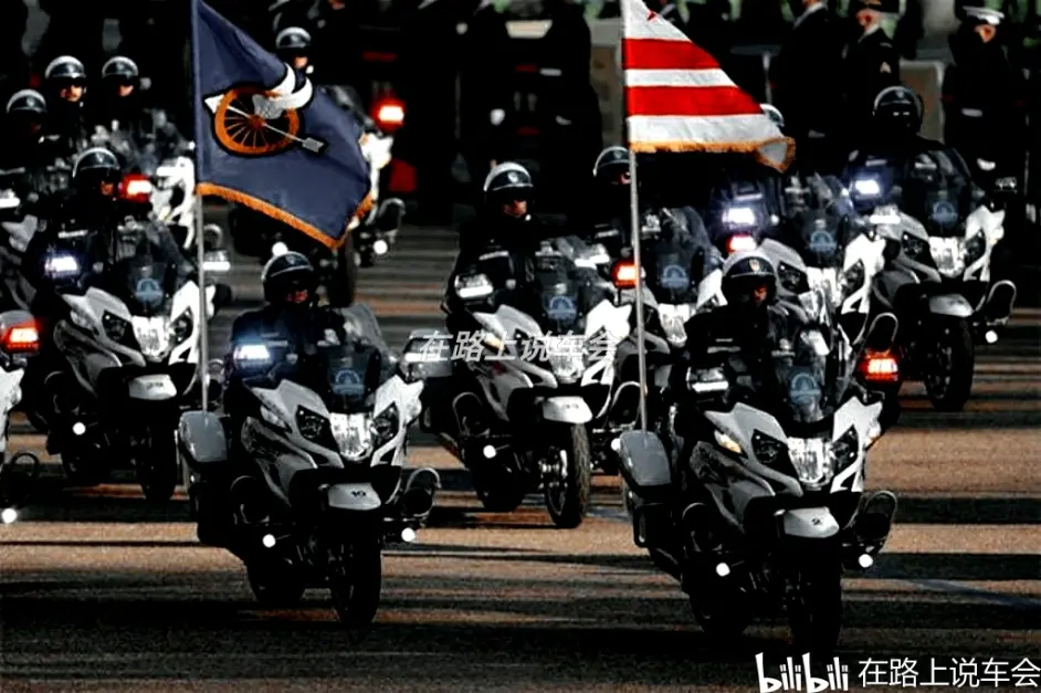 Bmw 宝马摩托车队护卫总统 哔哩哔哩