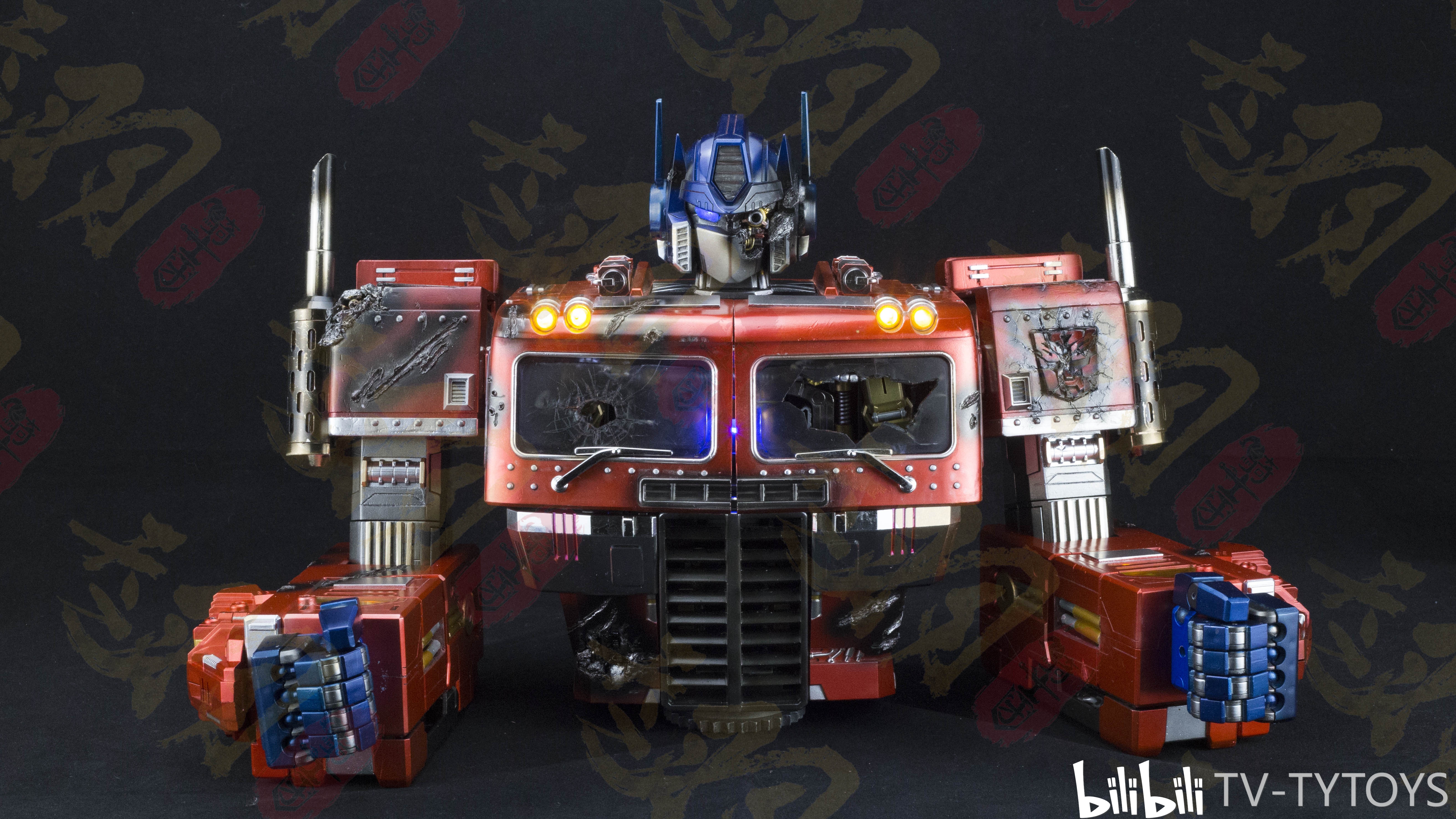 超大的雕塑级超可动擎天柱图集