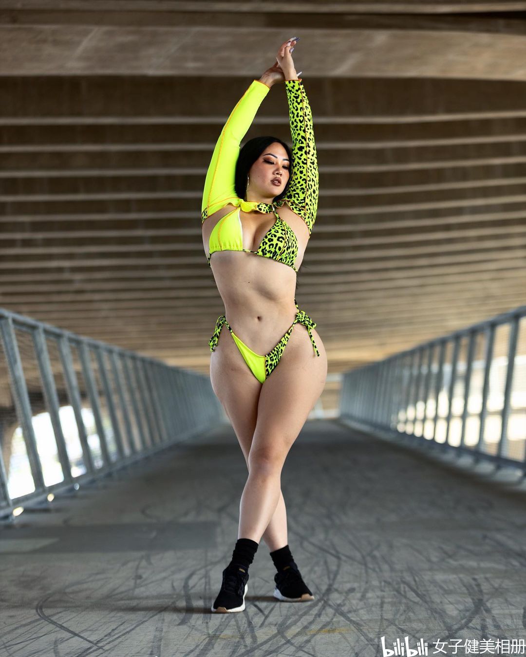 丰满挺翘的极品大码身材！亚裔的BBW女神---Christie Anne - 哔哩哔哩