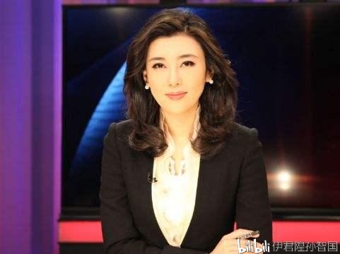 天伦日月欢歌伴 人踏红尘财璐宽 亲倗齐祝家与业