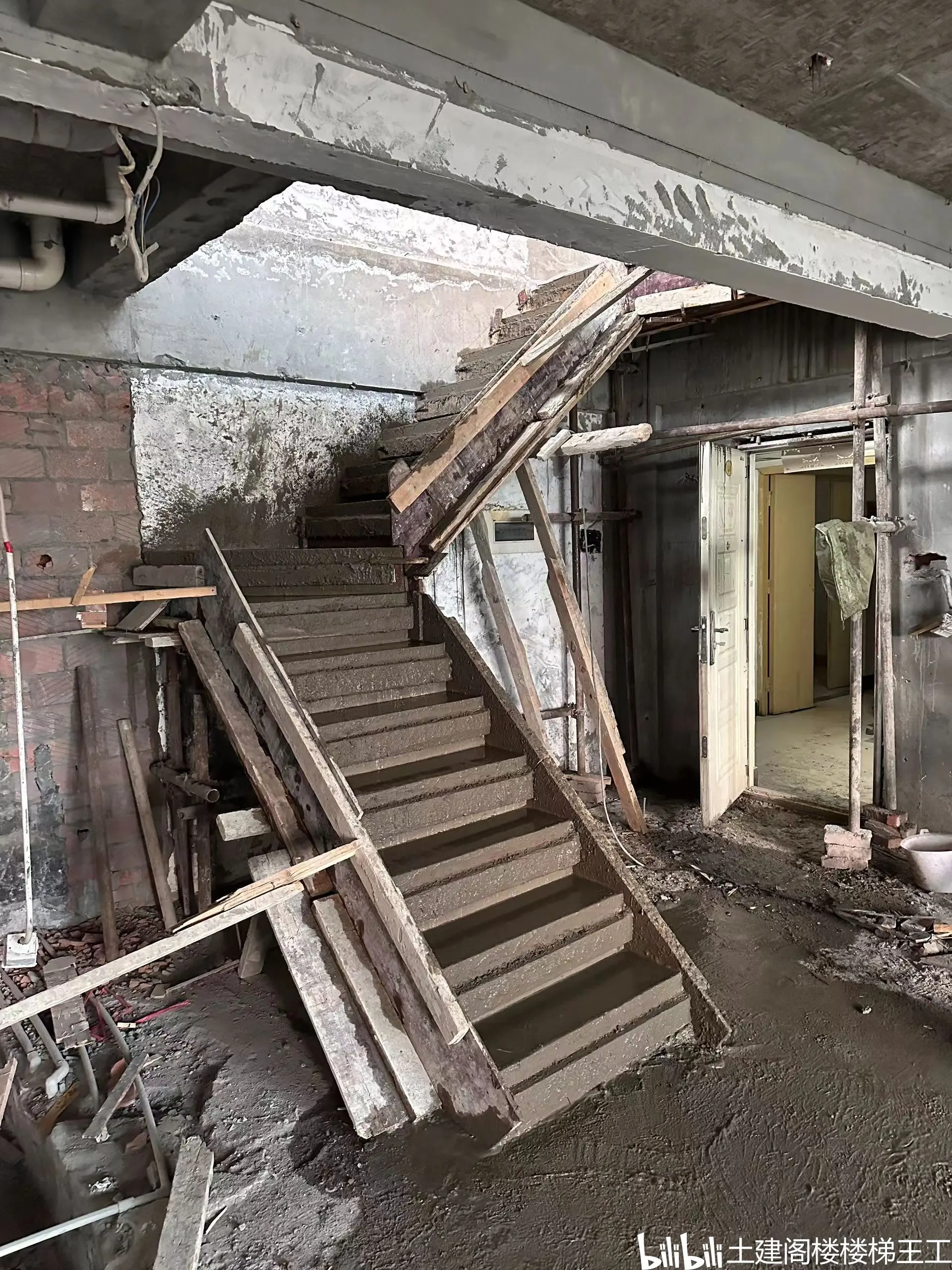 小户型楼梯浇筑 最新楼梯设计 - 哔哩哔哩