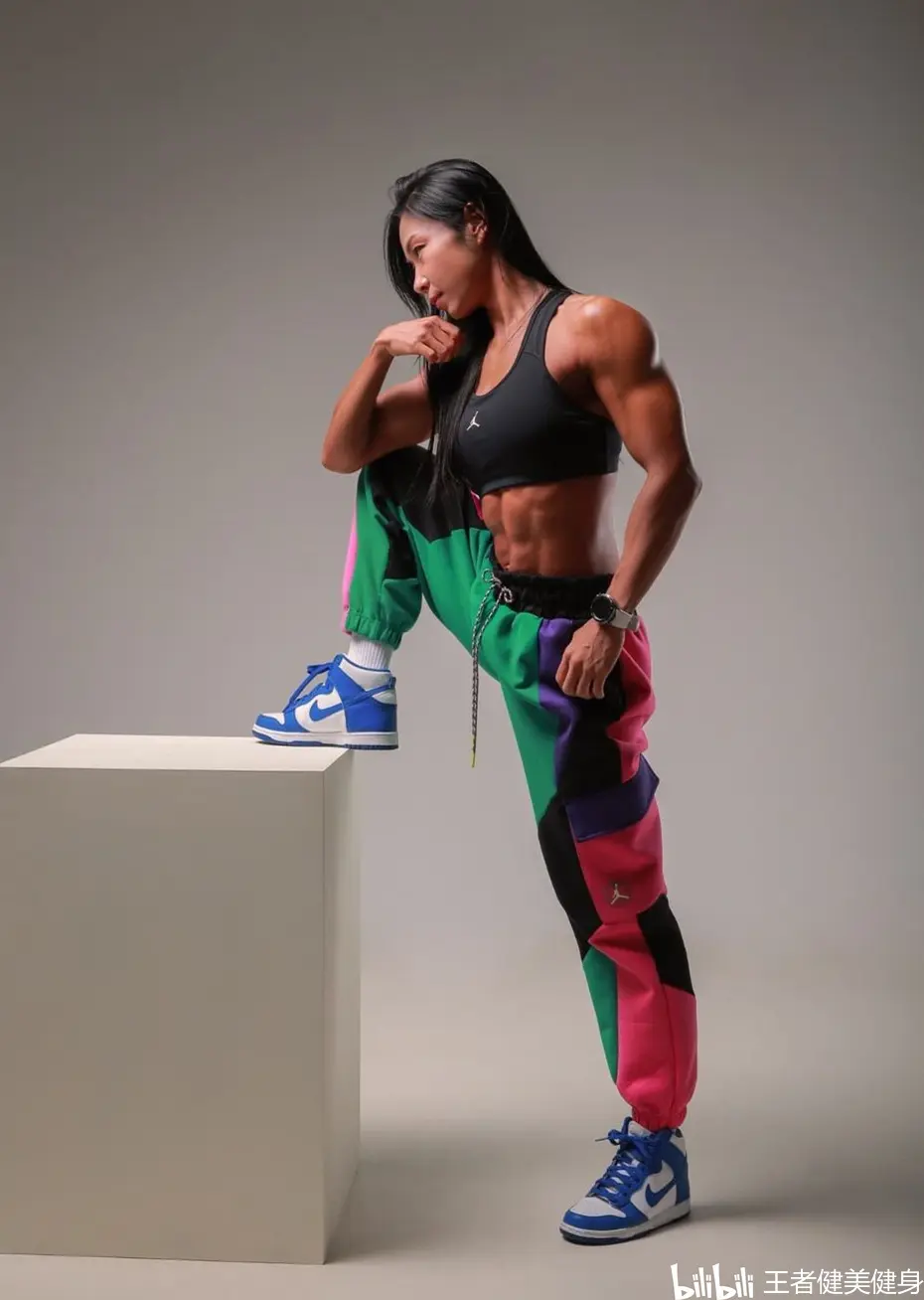 体格浑厚的肌肉壮妞,韩国女子健美运动员yu kyeong hui - 哔哩哔哩